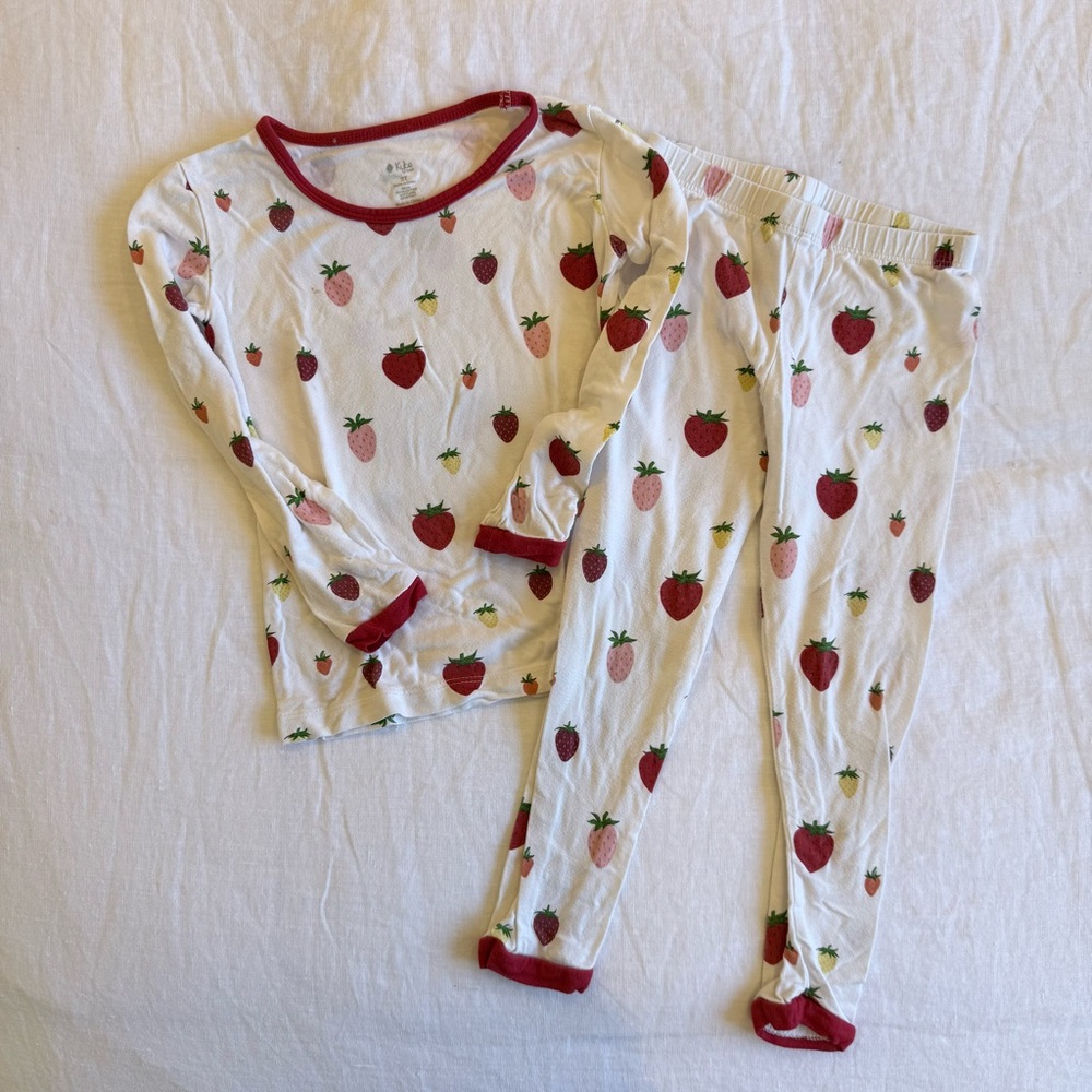Kyte BABY Bamboo Strawberry Print Kids Pajamas - 3T